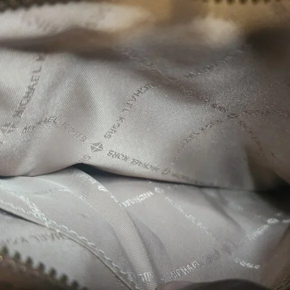 Michael Kors, the Jet Set Signature Logo Small Flat Crossbody Bag - Picture 10 of 12